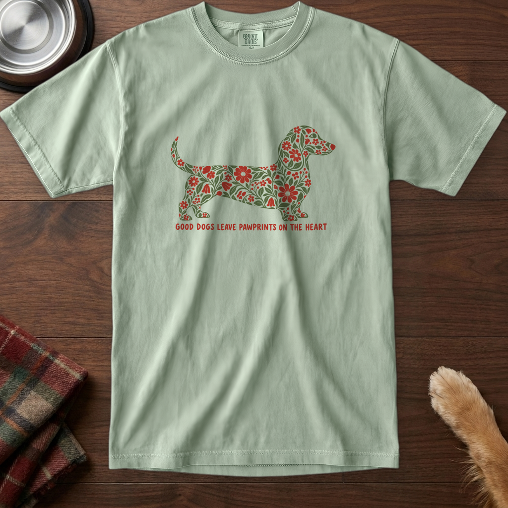 pick12v3:pawprints-on-the-heart-t-shirt:Bay